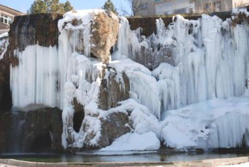 Erzurum'da Türkiye'nin en uzun buz şelalesi keşfedildi
