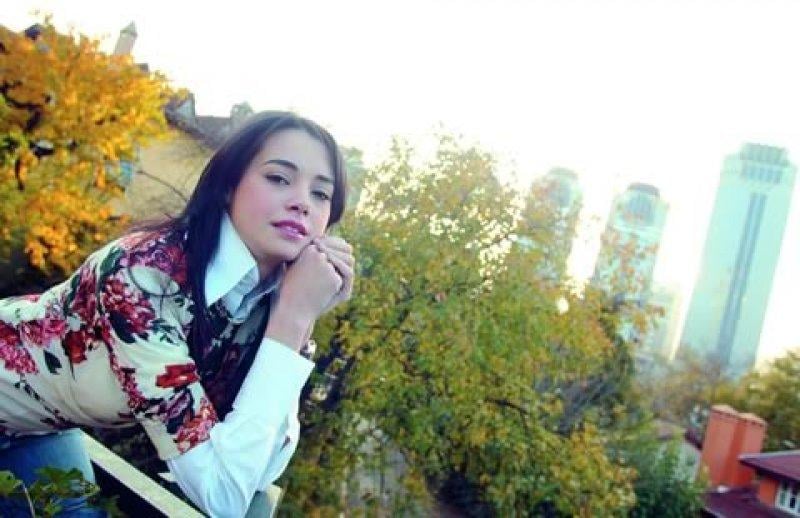 Özgü Namal 3 aylık hamile 