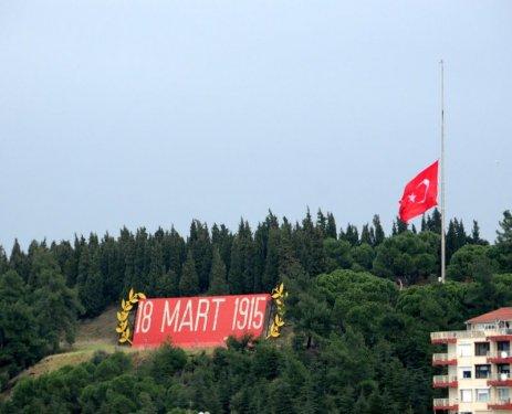 Kral Abdullah için bayraklar yarıya indirildi