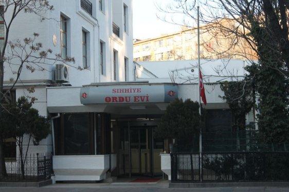 Kral Abdullah için bayraklar yarıya indirildi