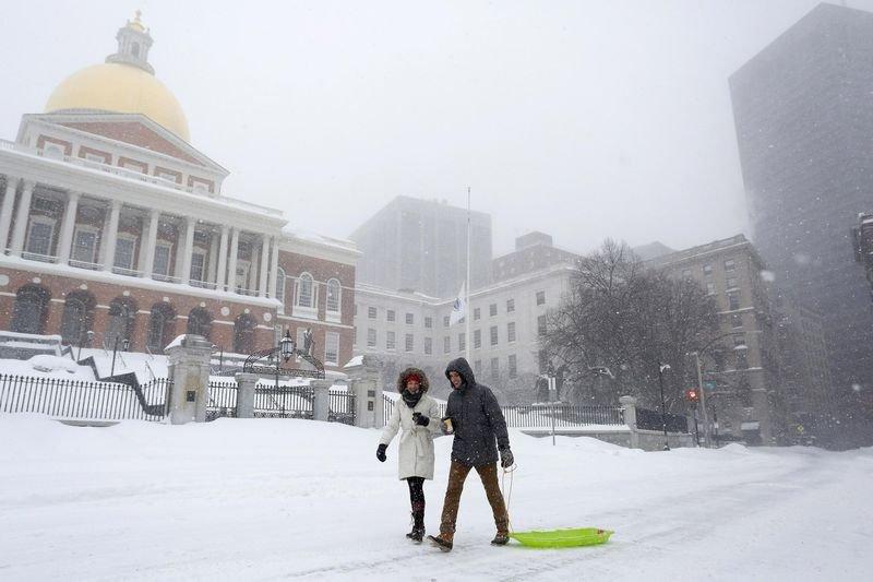 Amerika'da kar fırtınası Boston'u vurdu
