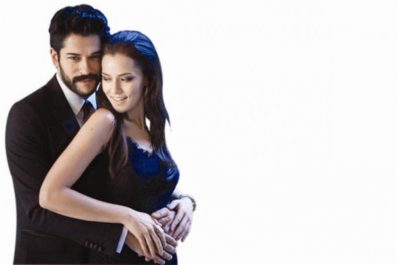 Burak Özçivit ve Fahriye Evcen'den aşk itirafı