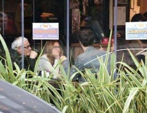 Burçin Terzioğlu sevgilisini ailesiyle tanıştırdı