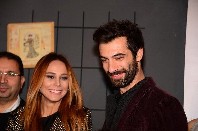 Burçin Terzioğlu sevgilisini ailesiyle tanıştırdı