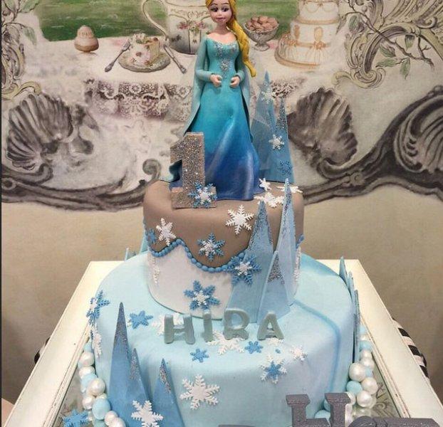 Demet Akalın'ın kızı Hira 1 yaşına girdi