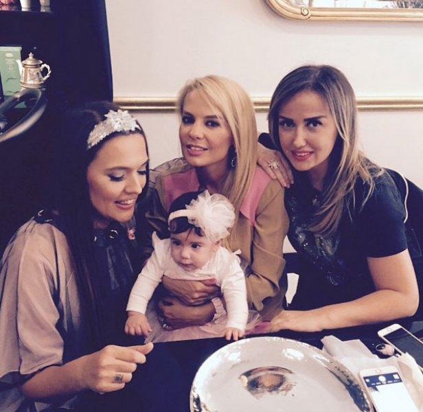 Demet Akalın'ın kızı Hira 1 yaşına girdi