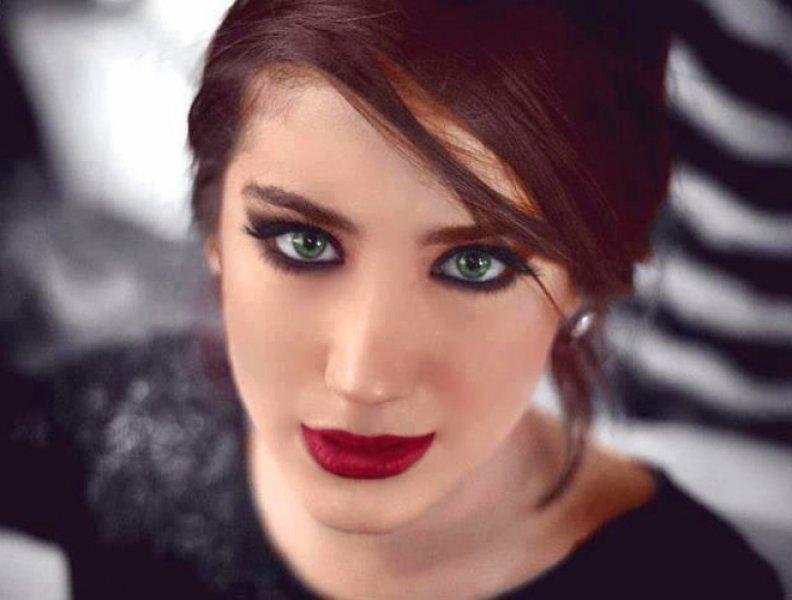Hazal Kaya'nın 20 cm topuklu ayakkabısı
