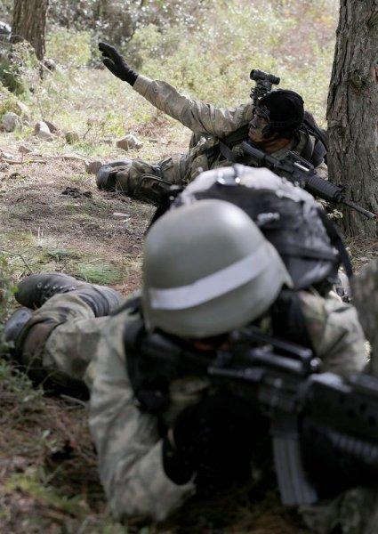 TSK'nın özel timinden nefes kesen görüntüler