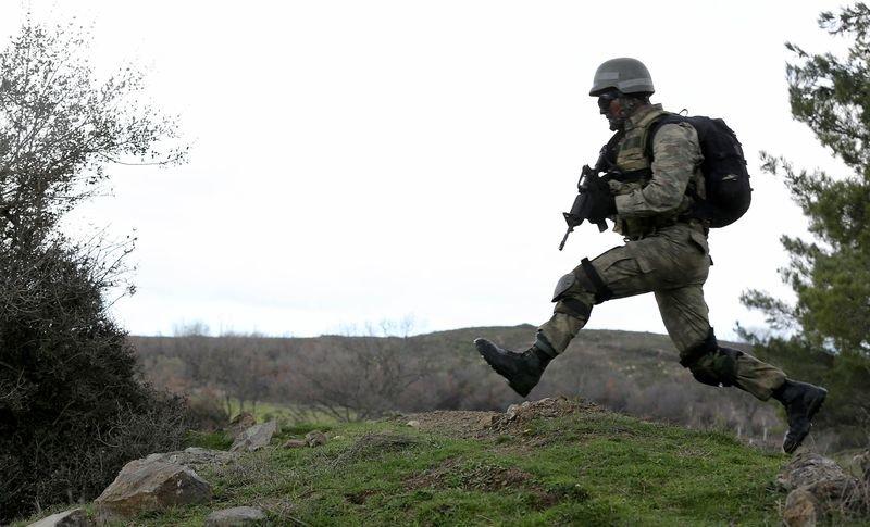 TSK'nın özel timinden nefes kesen görüntüler