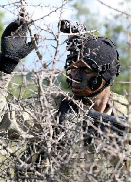 TSK'nın özel timinden nefes kesen görüntüler