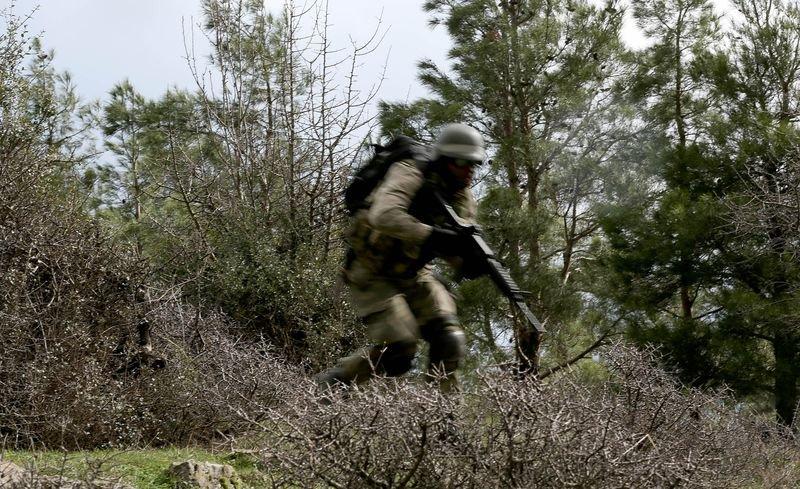 TSK'nın özel timinden nefes kesen görüntüler