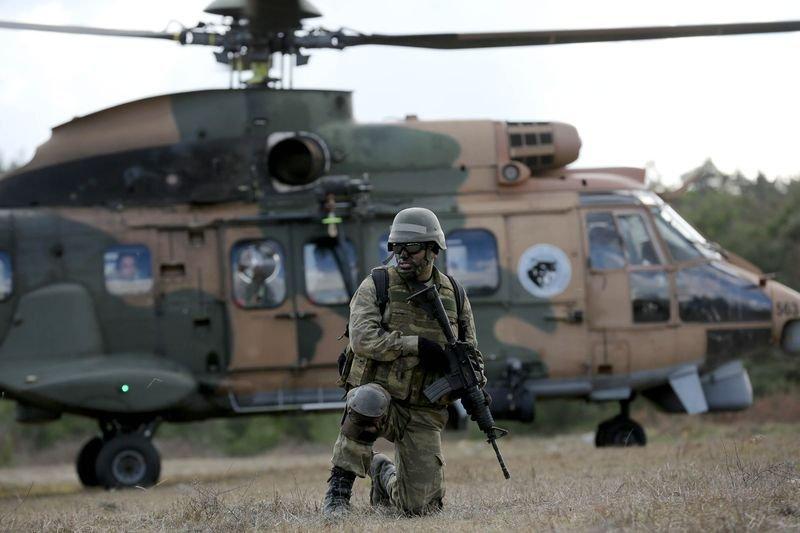 TSK'nın özel timinden nefes kesen görüntüler