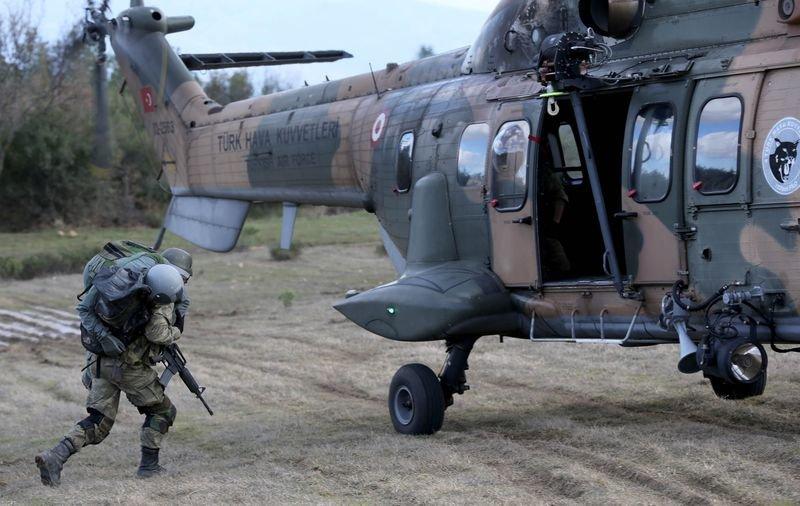 TSK'nın özel timinden nefes kesen görüntüler