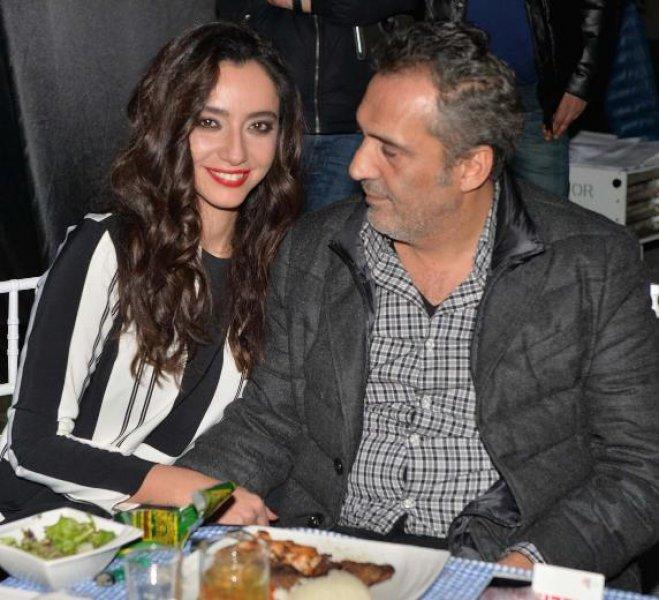 Öykü Gürman'ın derin dekoltesi