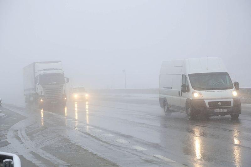 Bolu Dağı'nda kar ulaşıma kar engeli