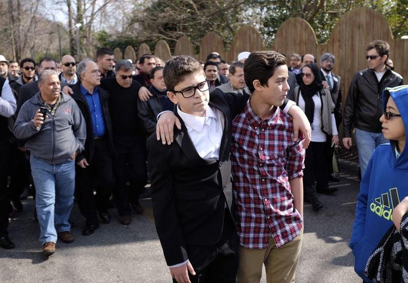 ABD'de öldürülen 3 Müslüman genç toprağa verildi