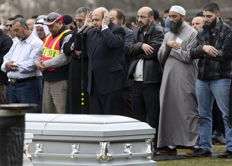 ABD'de öldürülen 3 Müslüman genç toprağa verildi