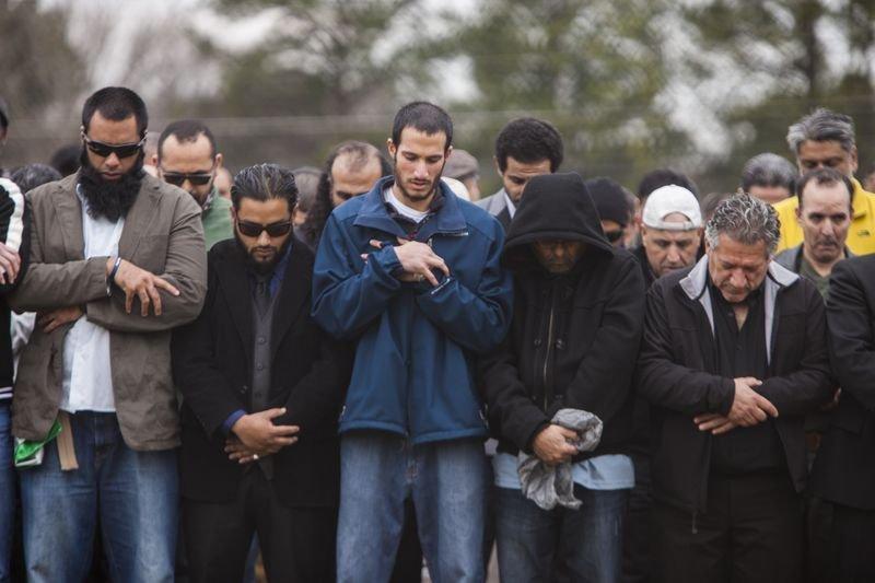 ABD'de öldürülen 3 Müslüman genç toprağa verildi