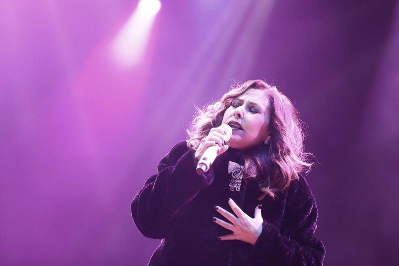 Kayahan ve Nilüfer yıllar sonra aynı sahnede