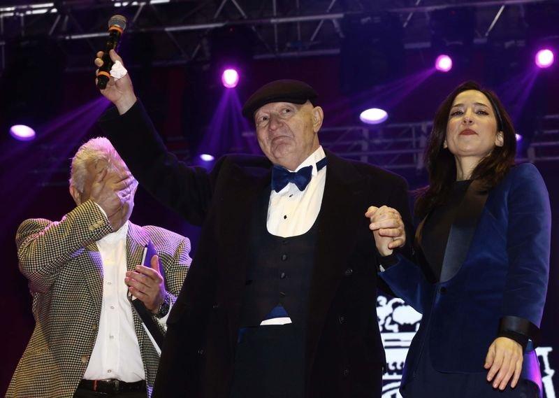 Kayahan ve Nilüfer yıllar sonra aynı sahnede