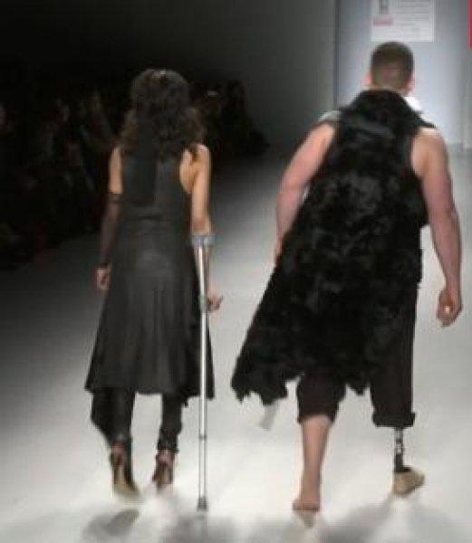 Engelli mankenler podyumda engelleri aştı 