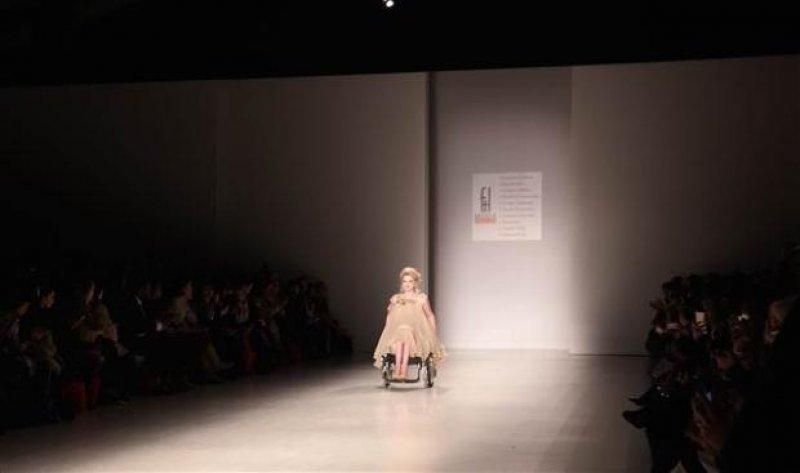 Engelli mankenler podyumda engelleri aştı 