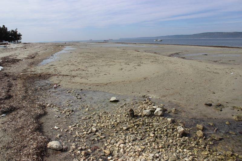 Çanakkale Boğazı'nda deniz suyu çekildi
