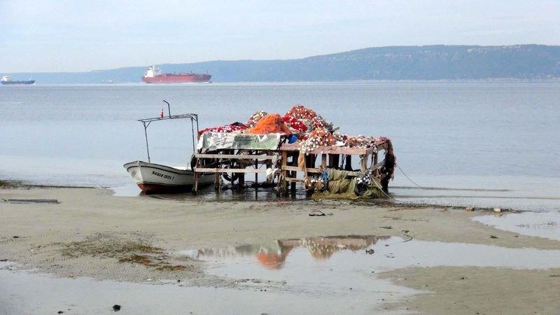 Çanakkale Boğazı'nda deniz suyu çekildi