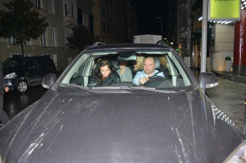 Serenay Sarıkaya yeni sevgilisiyle görüntülendi