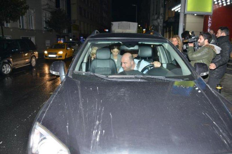 Serenay Sarıkaya yeni sevgilisiyle görüntülendi