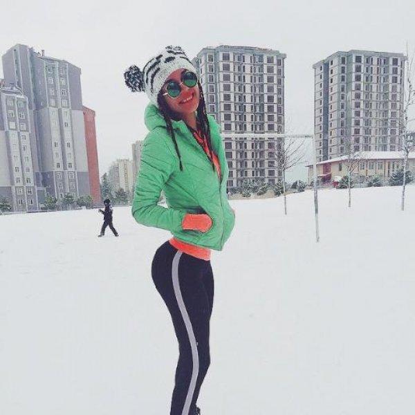 Cansu Taşkın'ın paylaştığı fotoğraflar takipçilerini şaşırttı