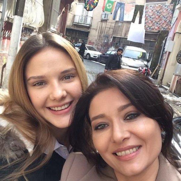 Ünlülerin objektifinden 24 Şubat Instagram halleri 