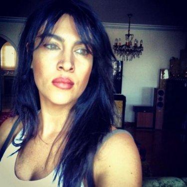 Tuğba Ekinci selülitim yok dedi sahnede striptiz yaptı