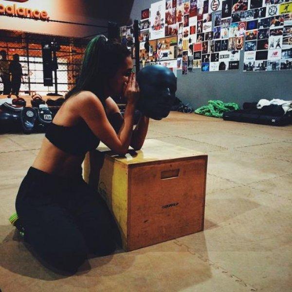 Ünlülerin objektifinden 24 Şubat Instagram halleri 