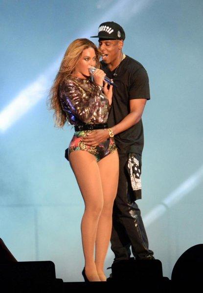 Ünlü şarkıcı Beyonce frikik verdi