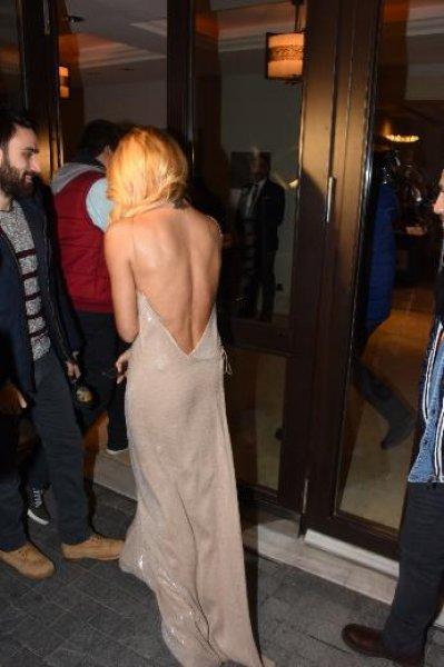 Burcu Esmersoy'un dekolte paniği