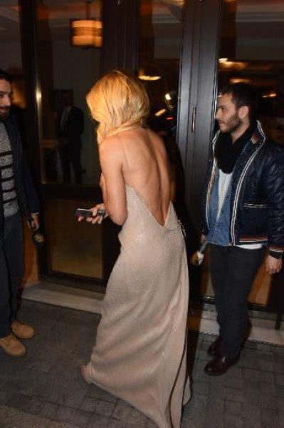 Burcu Esmersoy'un dekolte paniği