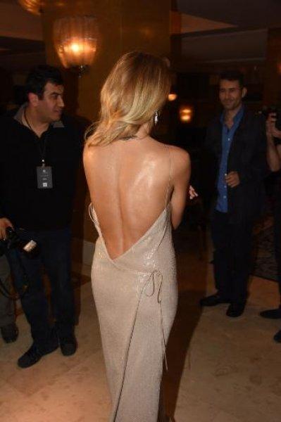 Burcu Esmersoy'un dekolte paniği