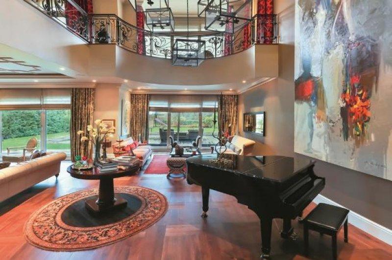 Emir Sarıgül'ün 4 katlı villasından görüntüler