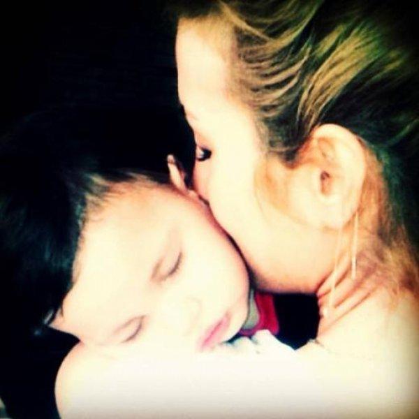 Çağla Şıkel Instagram hesabını açtı