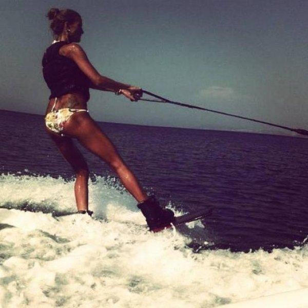 Çağla Şıkel Instagram hesabını açtı