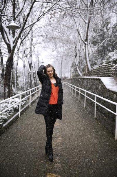 Güzel oyuncu Burcu Biricik bilinmeyenlerini anlattı