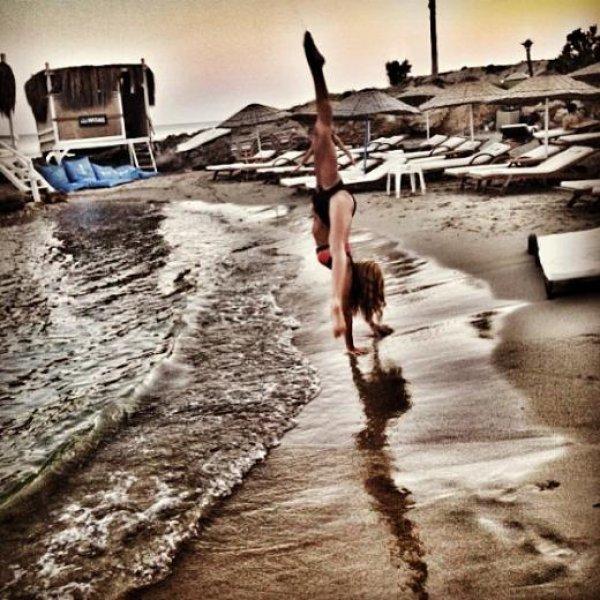 Çağla Şıkel Instagram hesabını açtı