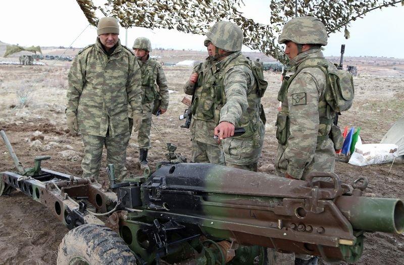 Komandolar arazi tatbikatında hünerlerini sergiledi