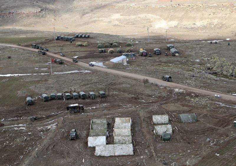 Komandolar arazi tatbikatında hünerlerini sergiledi