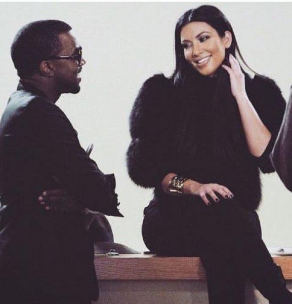 Kim Kardashian yine sarışın oldu