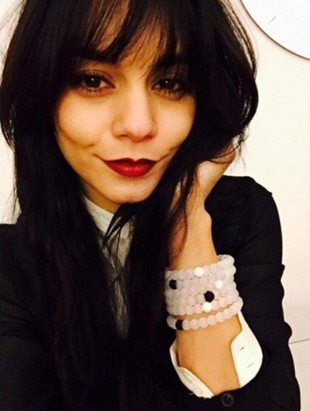 Ünlülerin yeni modası boncuklu bileklikler