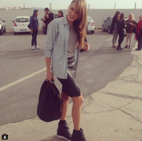 Serenay Sarıkaya'nın Instagram fotoğrafları