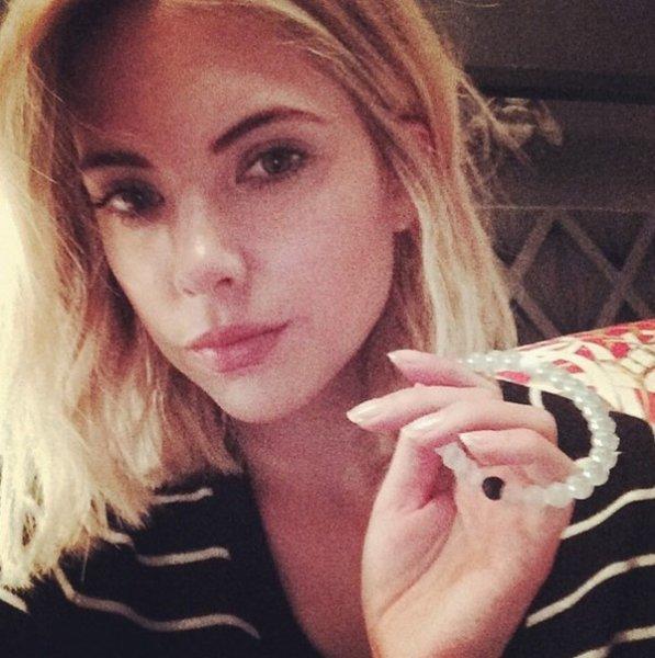 Ünlülerin yeni modası boncuklu bileklikler