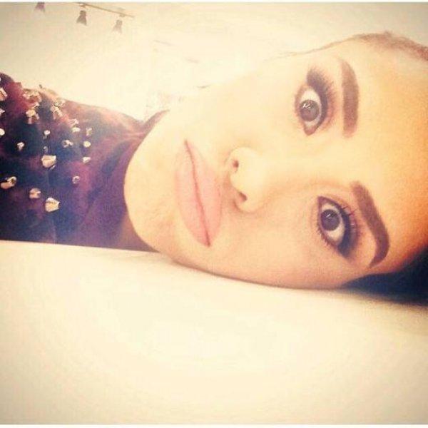 Ünlülerden 8 Mart dünya kadınlar günü Instagram mesajları